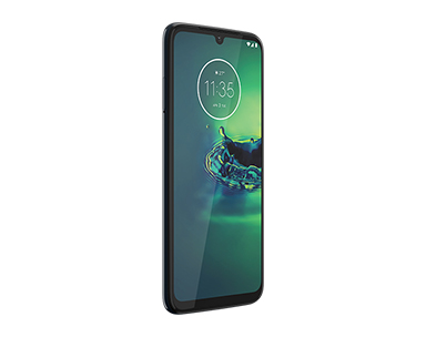 moto G8 plus Motorola 斜め正面